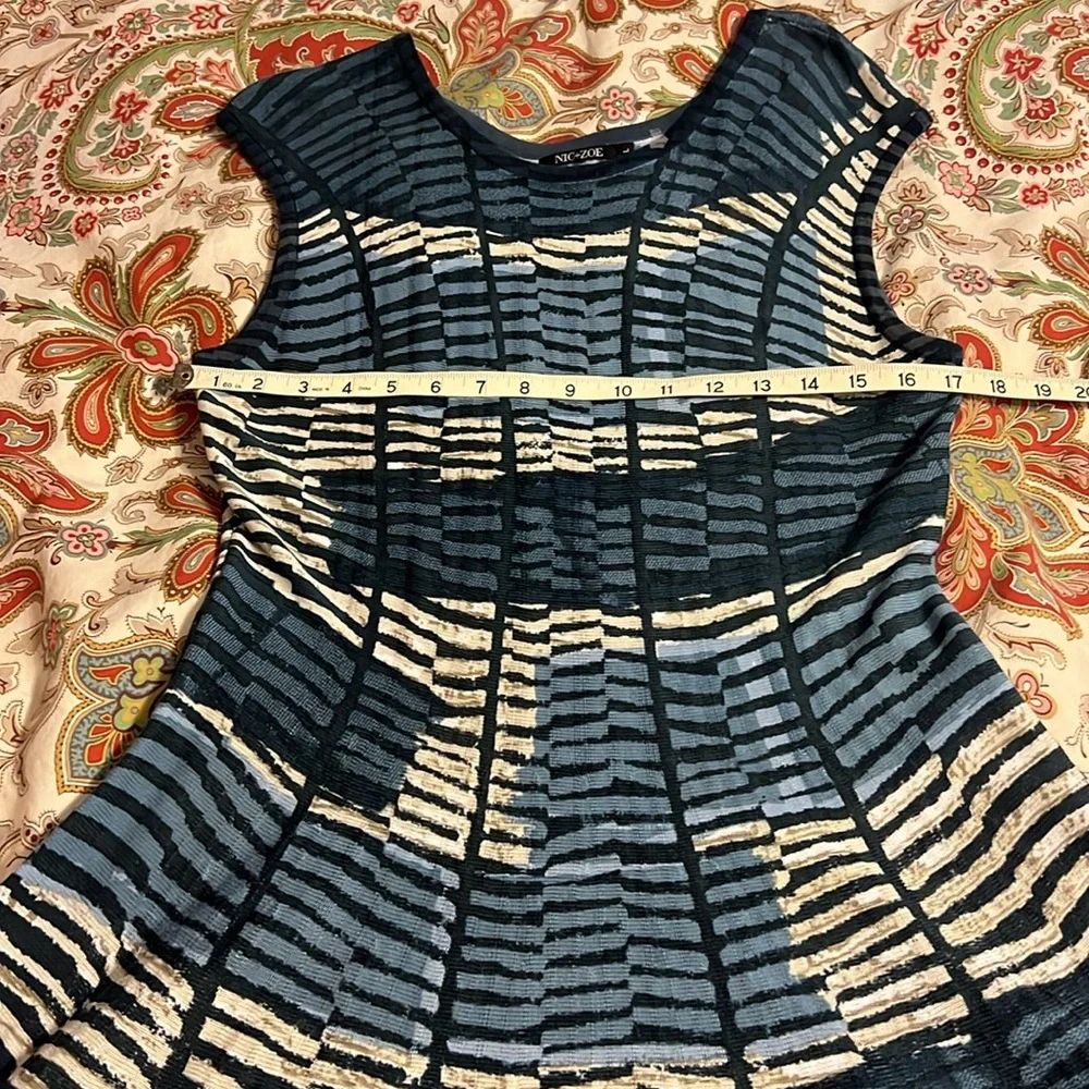 NIC+ ZOE Mesmerize Twirl Knit Dress - Picture 8 of 9
